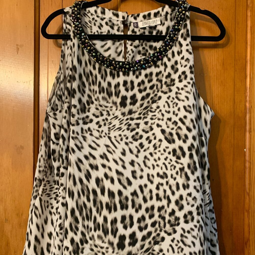 Women’s Plus Grey Animal Print Rhinestone Size 1X Tunic By Jennifer Lopez EUC